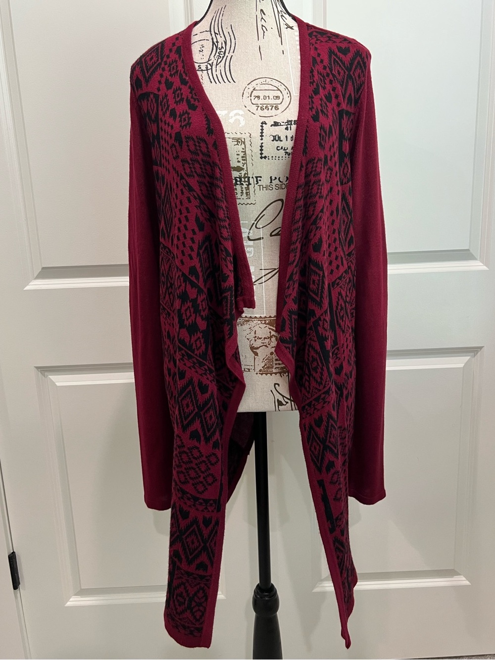 Faded Glory Burgundy and Black Patterned Open-Front Cardigan